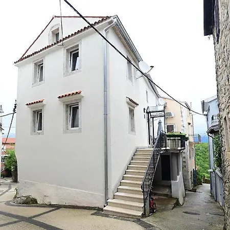Apartment D & Studio L Dobrinj Exterior photo