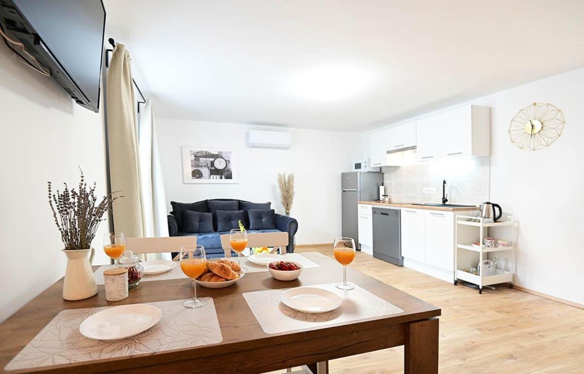 D & L Apartment *