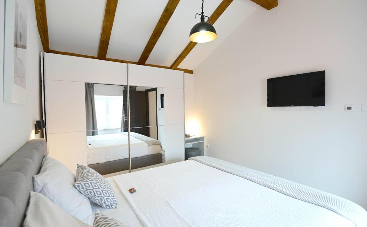 Apartment D & L