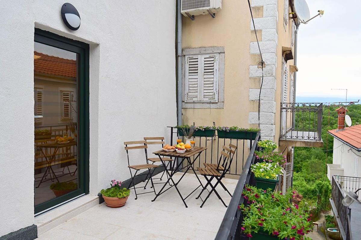 D & L Apartman *